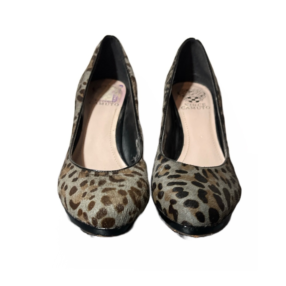 Vince Camuto Beige Leopard Dyed Calf Hair Slip on Heel Pumps Women's Size 7.5 M